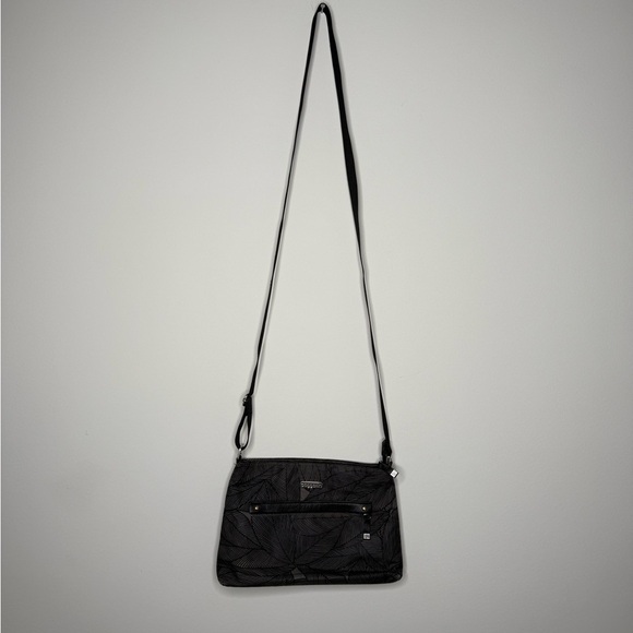 Baggallini Black Patterned All around Crossbody Bag - Picture 2 of 9